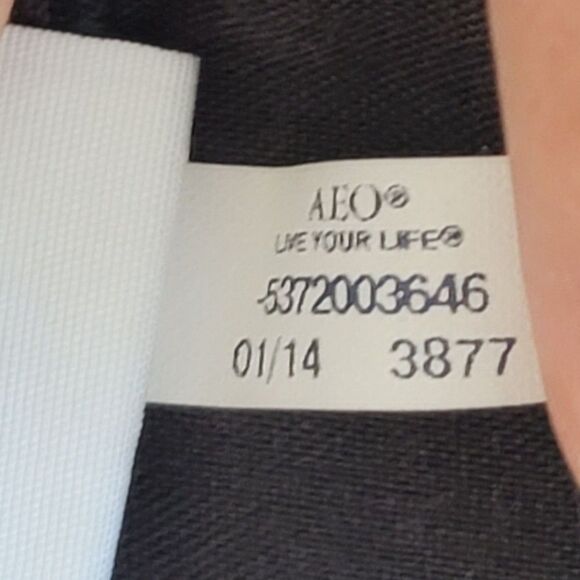 American Eagle size 2 Hi-rise distressed Black Stretch 2" Shortie denim shorts - Picture 10 of 12